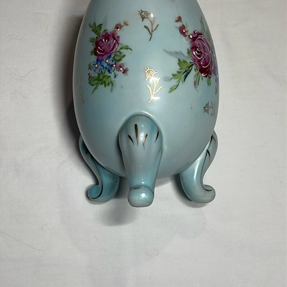 Napcoware elegant vase